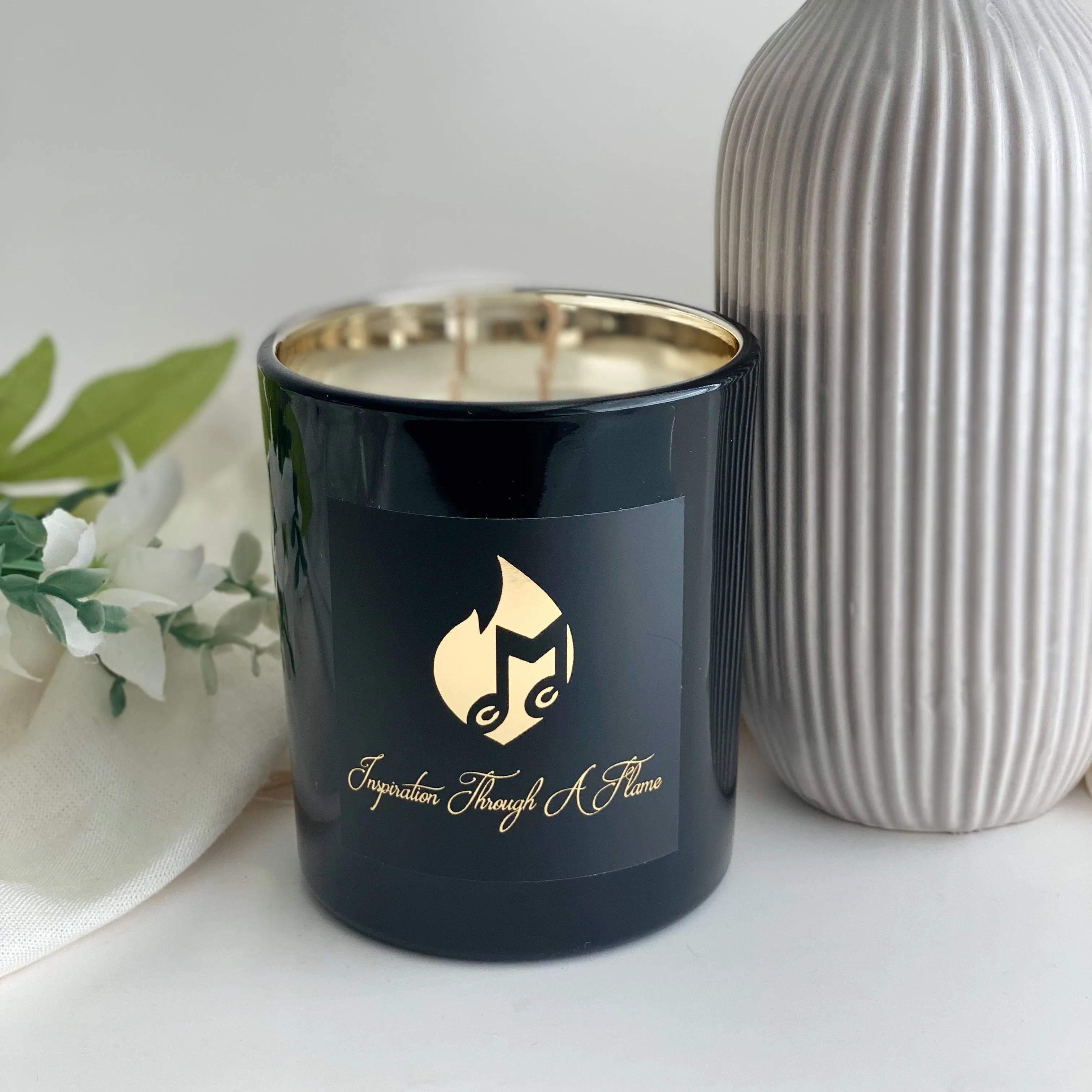 LEADING LADY (Relax w/ Ylang Ylang, Sandalwood, Vanilla & Jasmine)